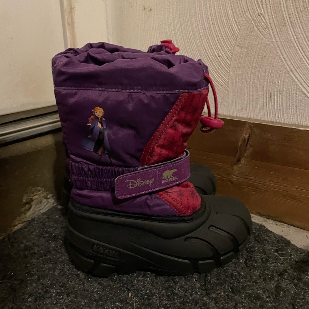 Disney Frozen Anna Sorel Kids' Purple and Pink Snow Boots